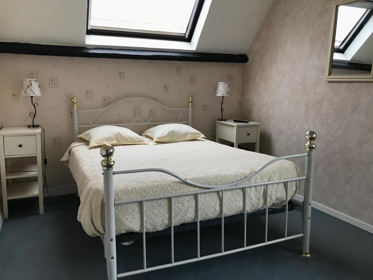 Logis Hotel & Restaurant - Auberge De La Foret Hazebrouck Esterno foto
