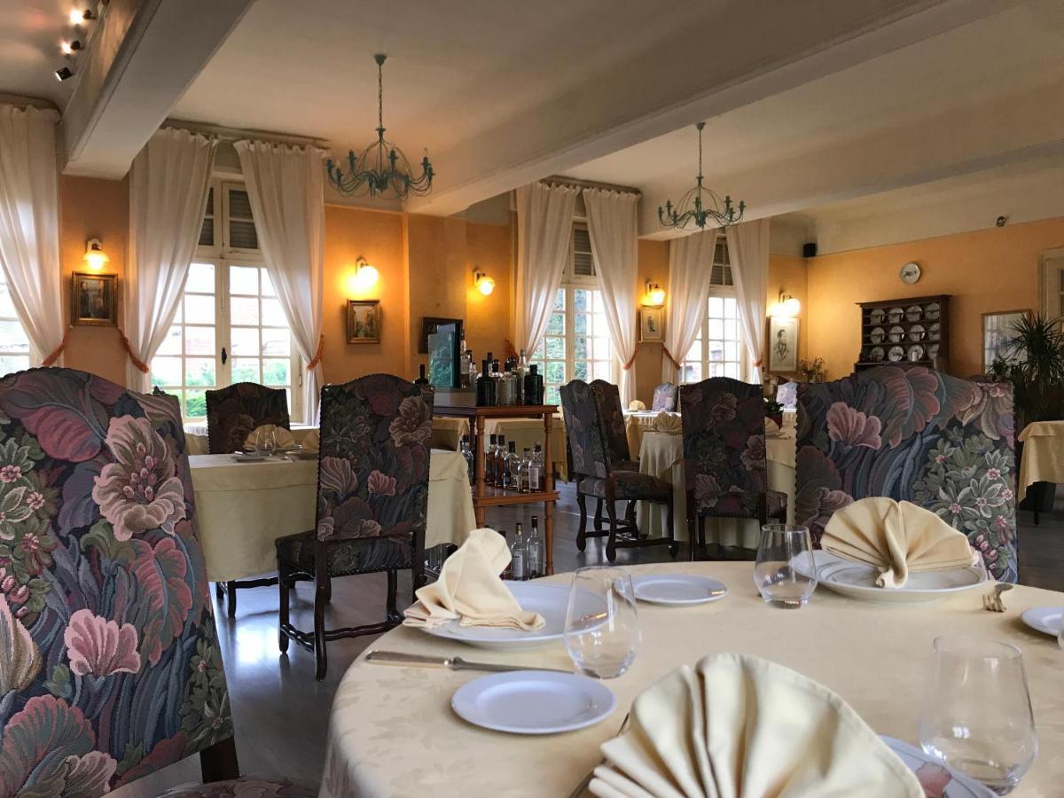 Logis Hotel & Restaurant - Auberge De La Foret Hazebrouck Esterno foto