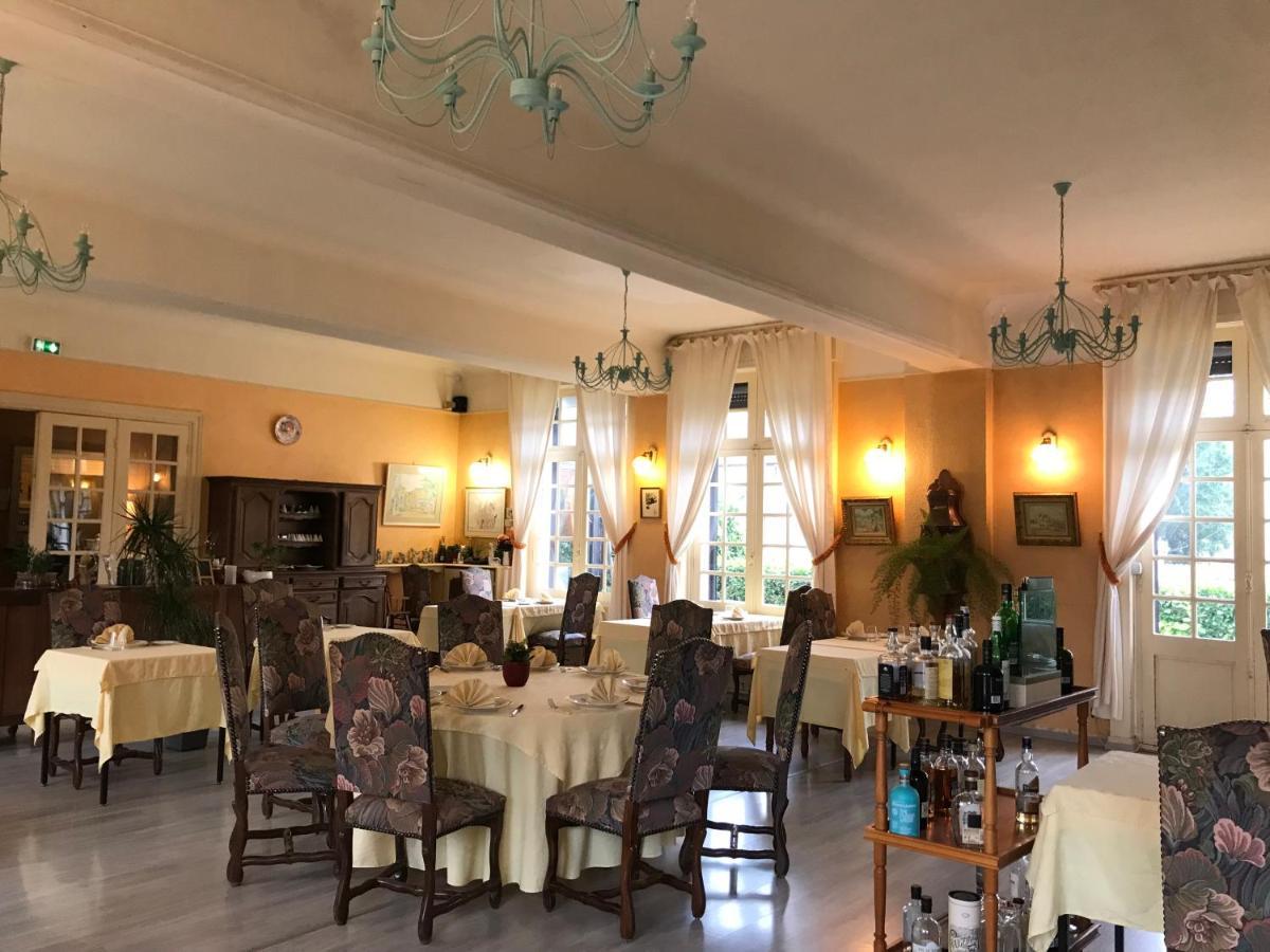 Logis Hotel & Restaurant - Auberge De La Foret Hazebrouck Esterno foto