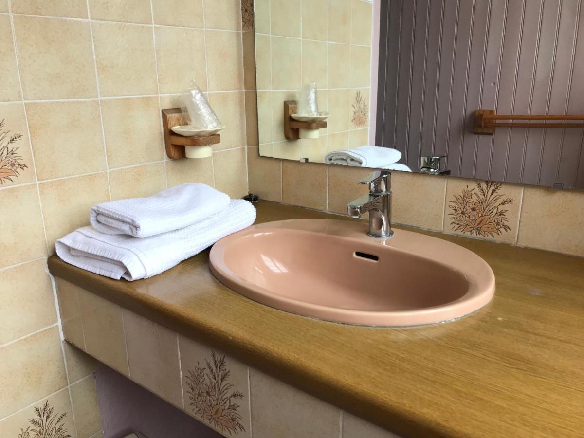 Logis Hotel & Restaurant - Auberge De La Foret Hazebrouck Esterno foto
