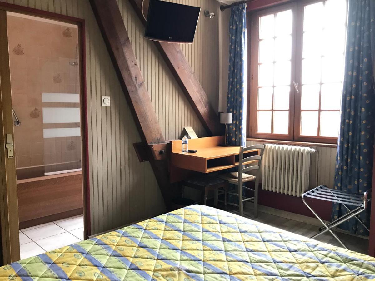 Logis Hotel & Restaurant - Auberge De La Foret Hazebrouck Esterno foto