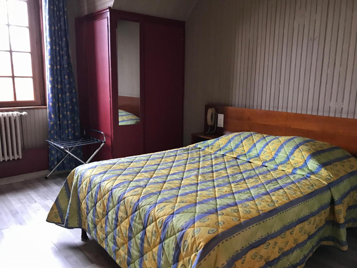 Logis Hotel & Restaurant - Auberge De La Foret Hazebrouck Esterno foto